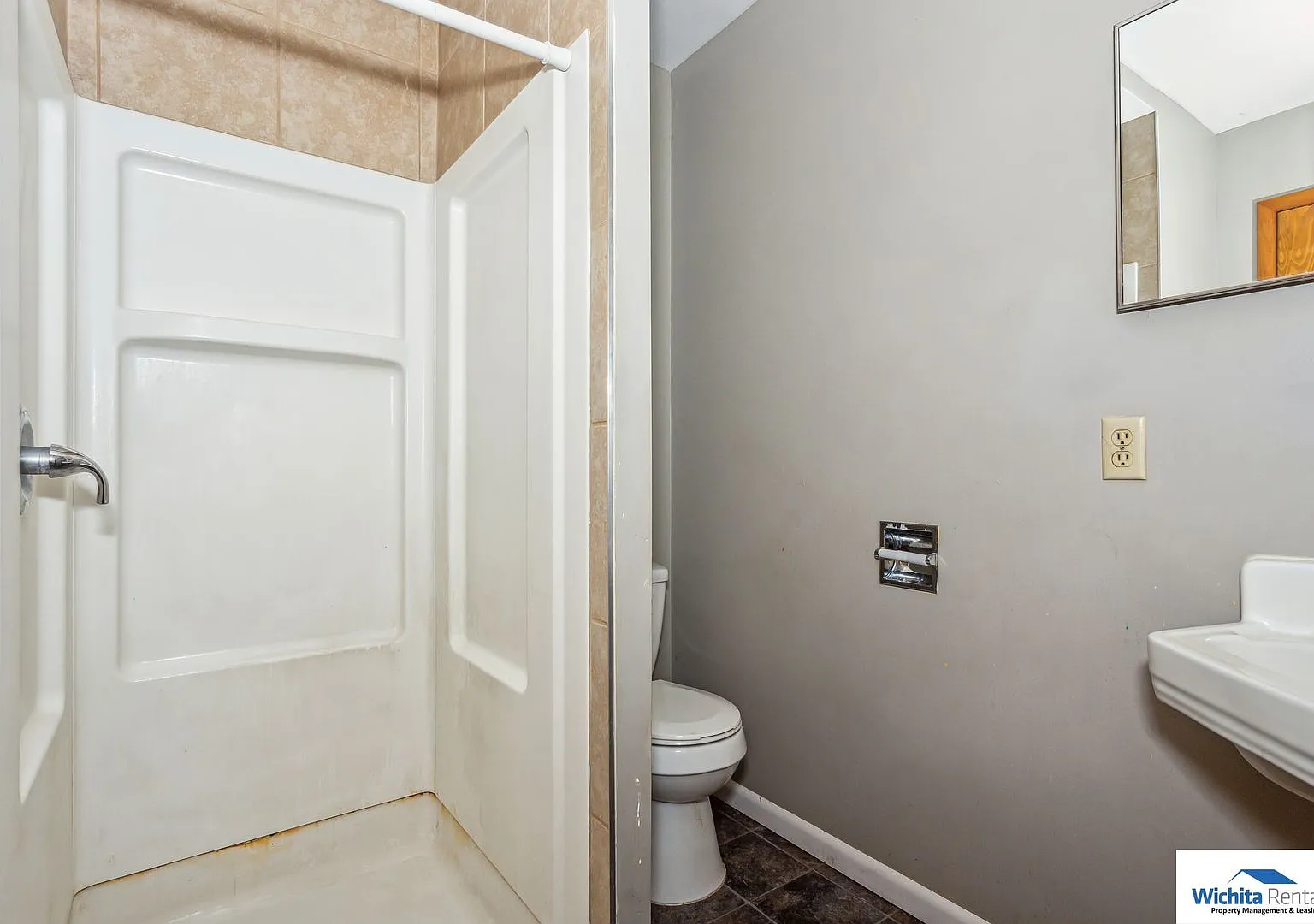 Spacious 3 Bed 2 Bath - SE Wichita — Photo 4