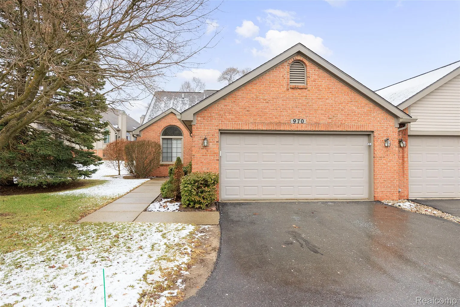 970 Ridge Ct photo 1