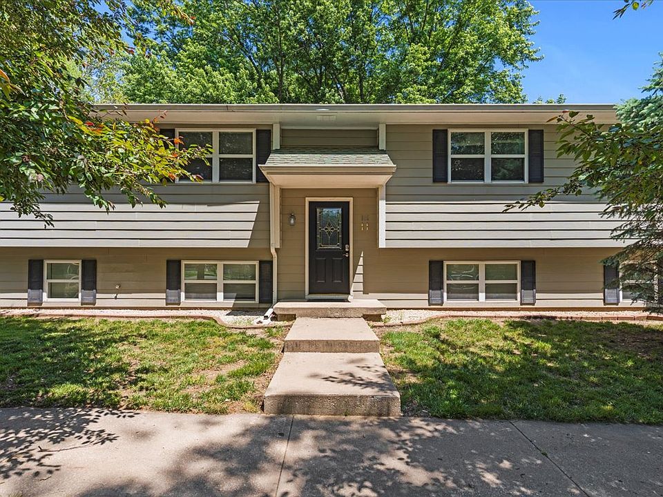 310 S 8th St #A, Leavenworth, KS 66048 | Zillow