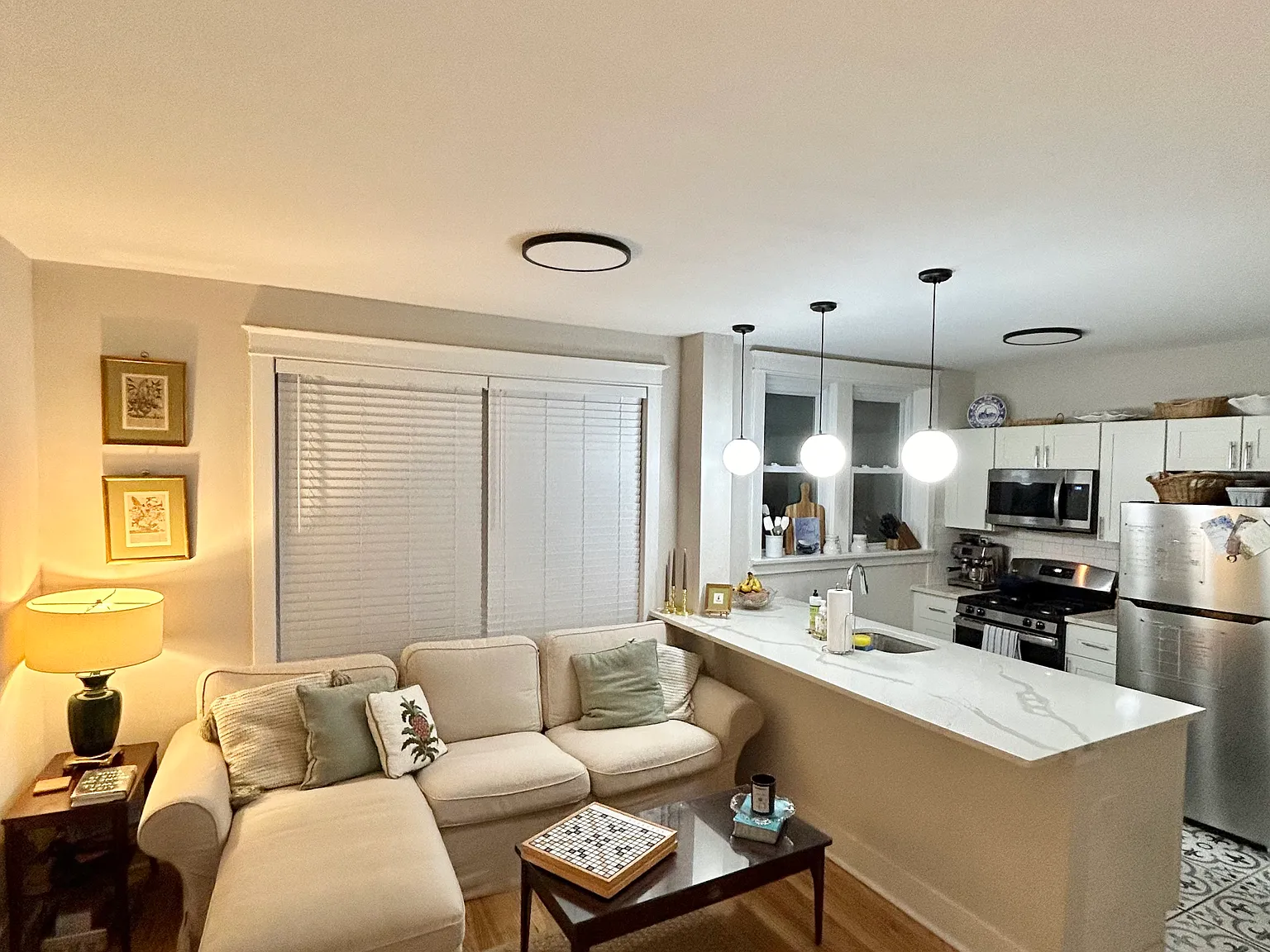 2 bed, 1000 sqft, $1,490 — Photo 2