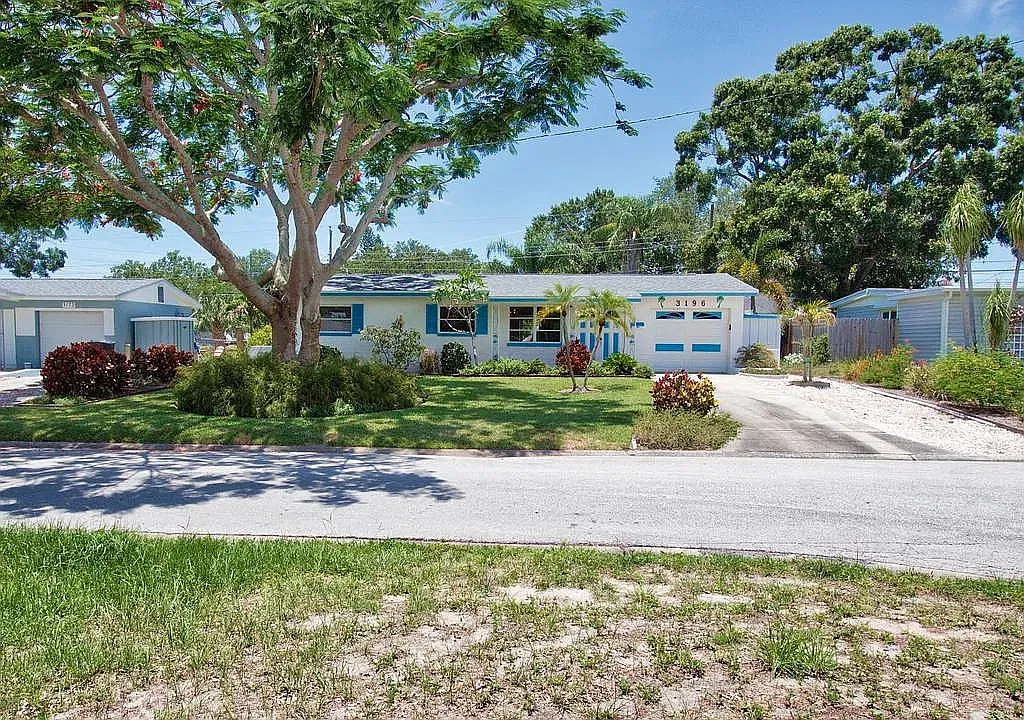 3196 70th Ln N — Photo 1