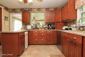 3rd image of 79 Oxford Cir