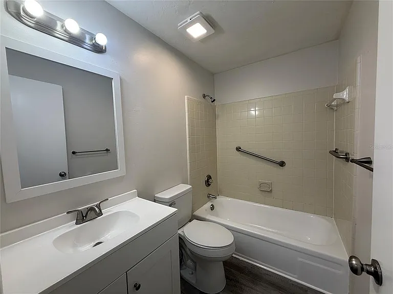 6030 SW 12th Pl #2 — Photo 6