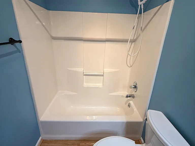 5866 Regency Dr — Photo 13