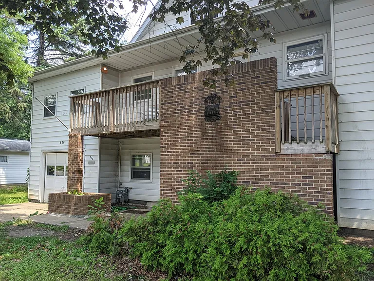 436 Russell Rd — Photo 4
