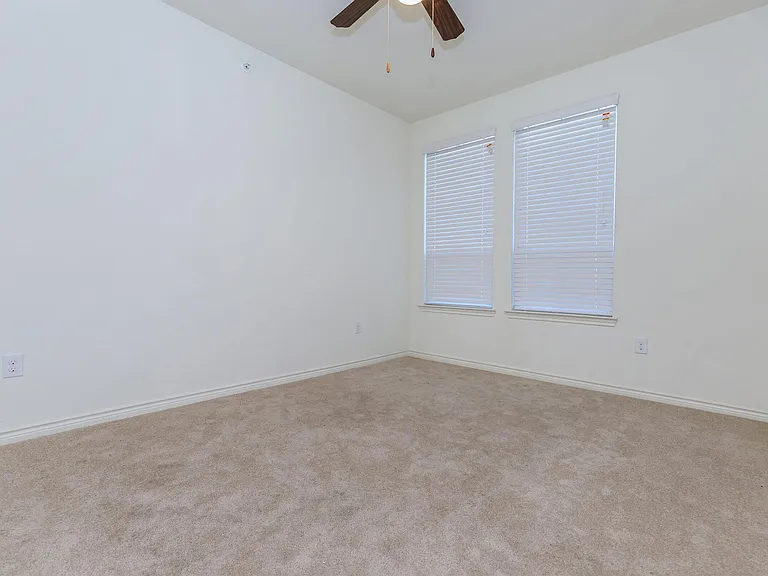 Campus Apartments — Photo 40