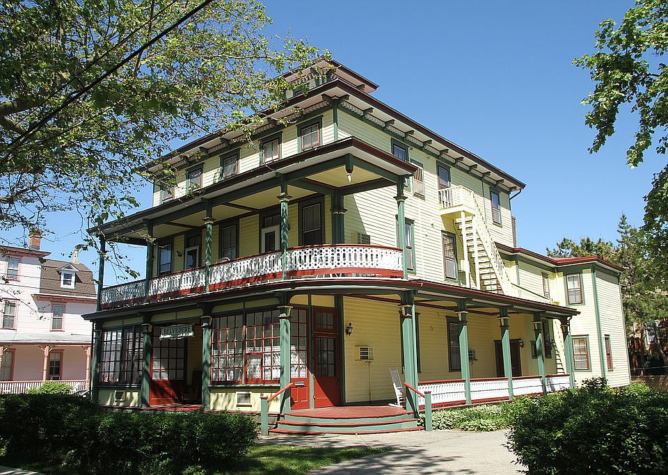 OPEN HOUSE: Sat. Oct. 15 1-5