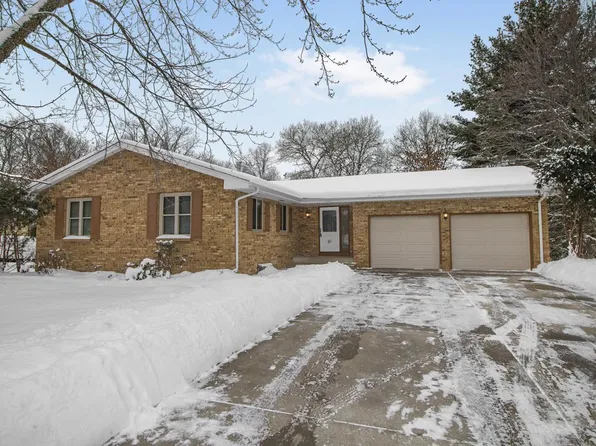 56 W Golden Lake Rd, Circle Pines, MN 55014