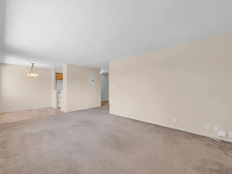 1101 Harwood St — Photo 9
