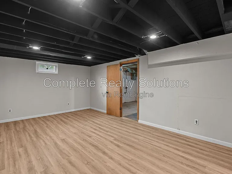 201 Sadonia Ave — Photo 26