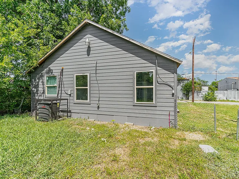 4621 Owenwood Ave — Photo 16