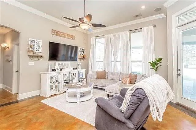 152 Fayedaye Dr — Photo 4