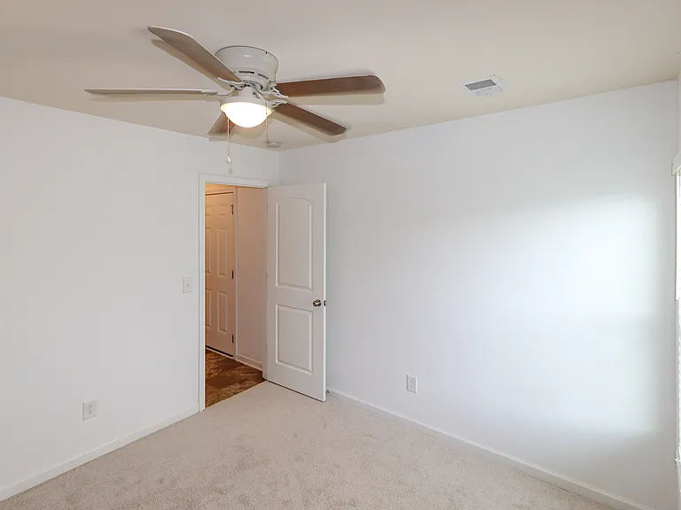 31 Southfork Dr SW — Photo 7