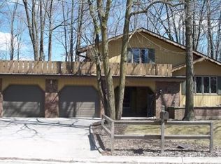 206 Westwood Ct, Sheboygan Falls, WI 53085