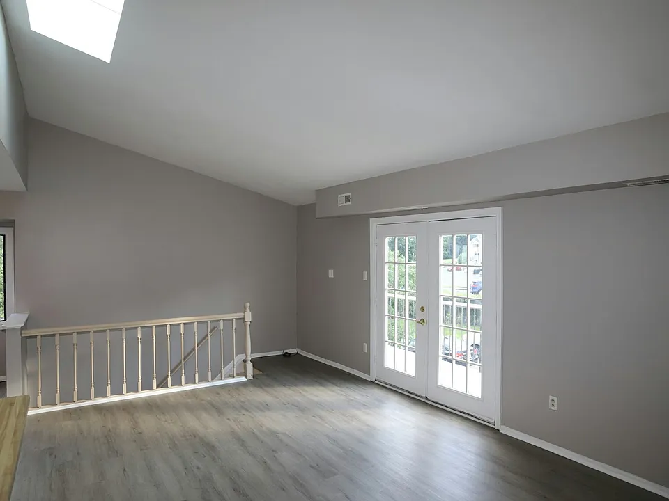 1709 Crimson Tree Way