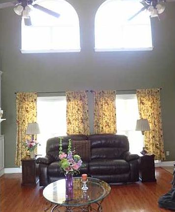 4th image of 144 Lori Ln
