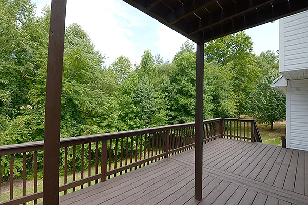 3 bed, 2100 sqft, $2,300 — Photo 3