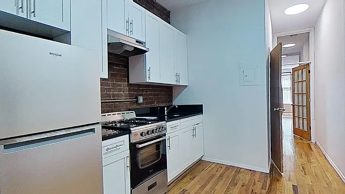 Rented by Bond New York | media 12