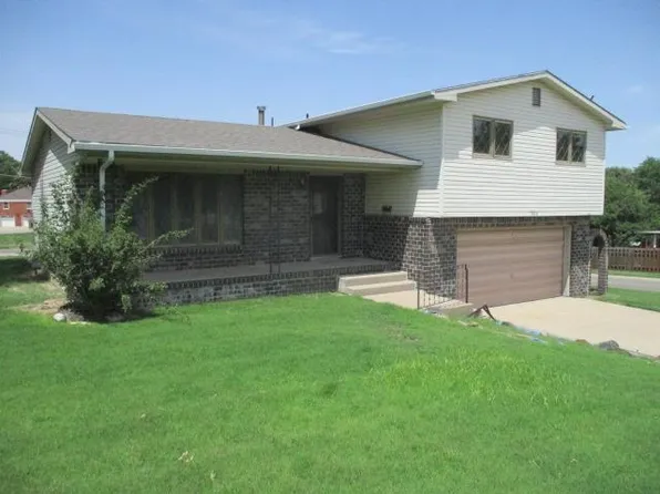 1200 Shira St, Dodge City, KS 67801