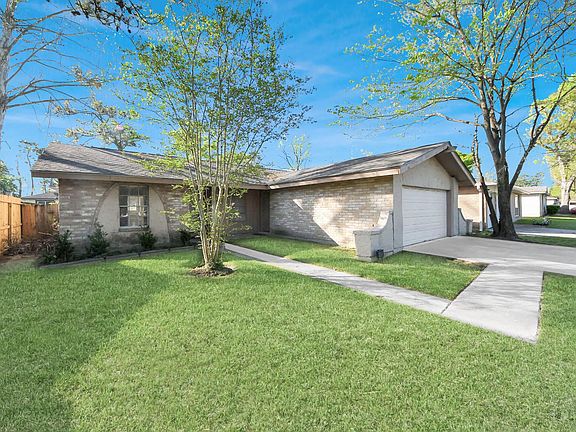 3rd image of 4519 Reynaldo Dr