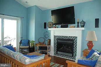 2nd image of 16 W Harrington Ave