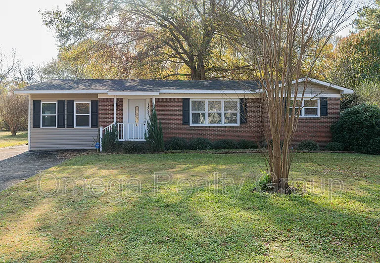 1808 Wilson Dr — Photo 1