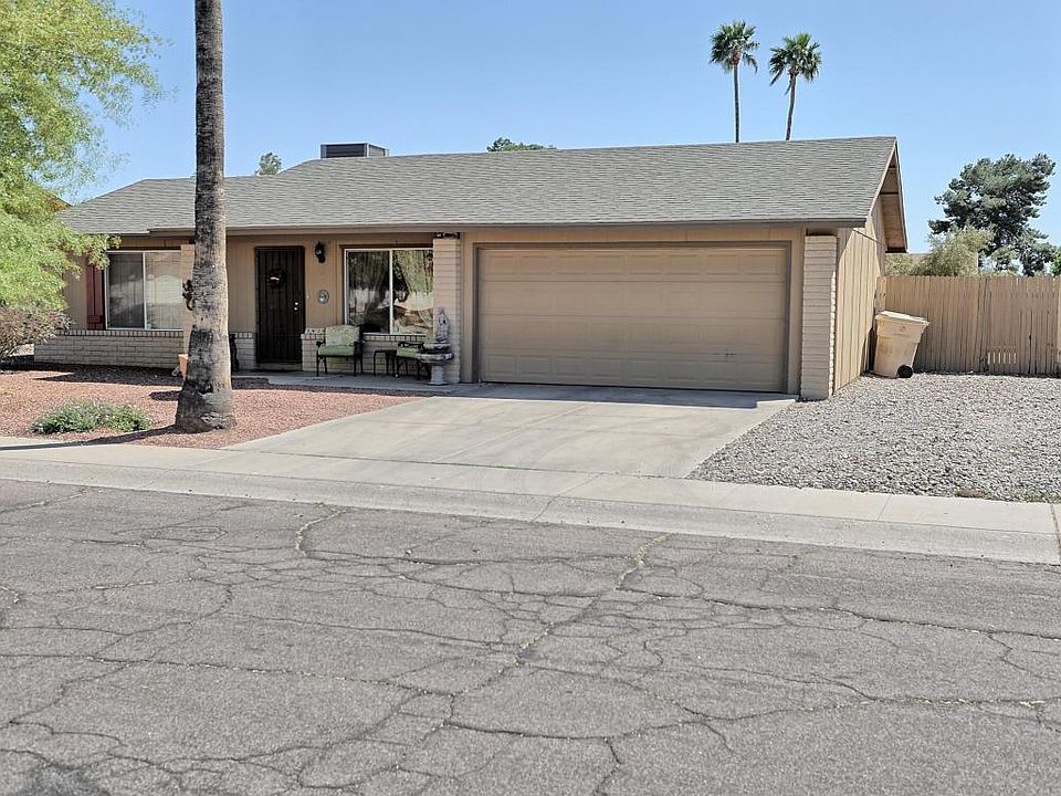 1st image of 5439 W Altadena Ave