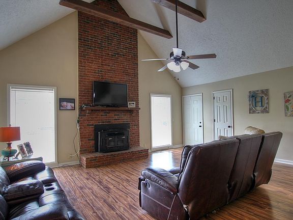 4th image of 467 Deerfield Dr