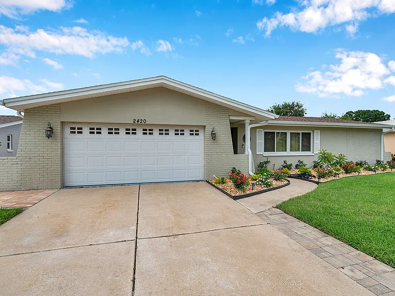 2420 Fairbanks Dr — Photo 21
