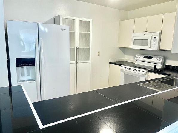 4394 NW 9th Ave APT 21-2A