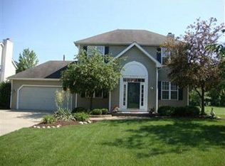 27013 Glenside Ln, Olmsted Township, OH