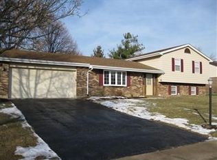 15 Clearview Dr, Springboro, OH 45066