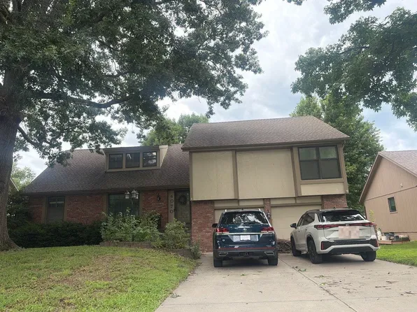 4070 SW Lido Dr, Lees Summit, MO 64082