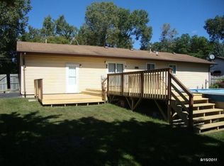 605 E Dells Rd, Silver Lake, WI 53170