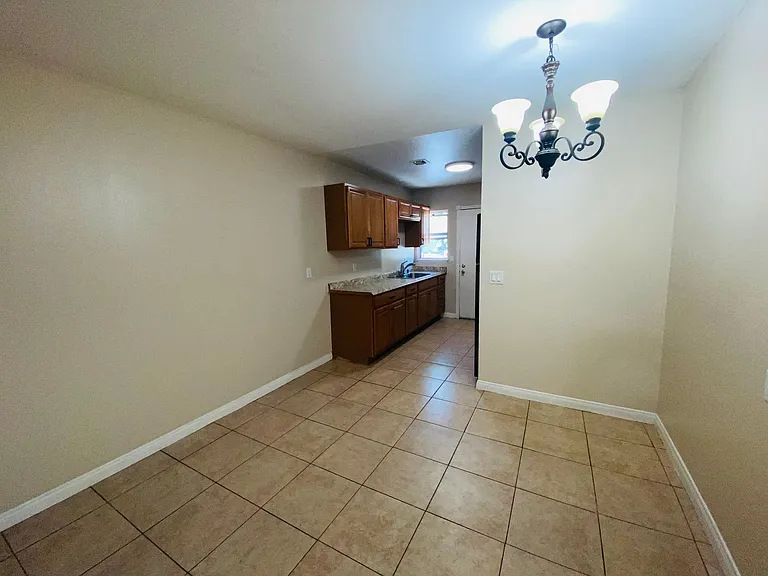 1168 E Lexington Ave — Photo 5