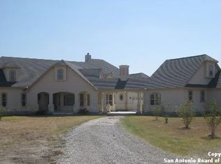 1085 County Road 768, Devine, TX 78016