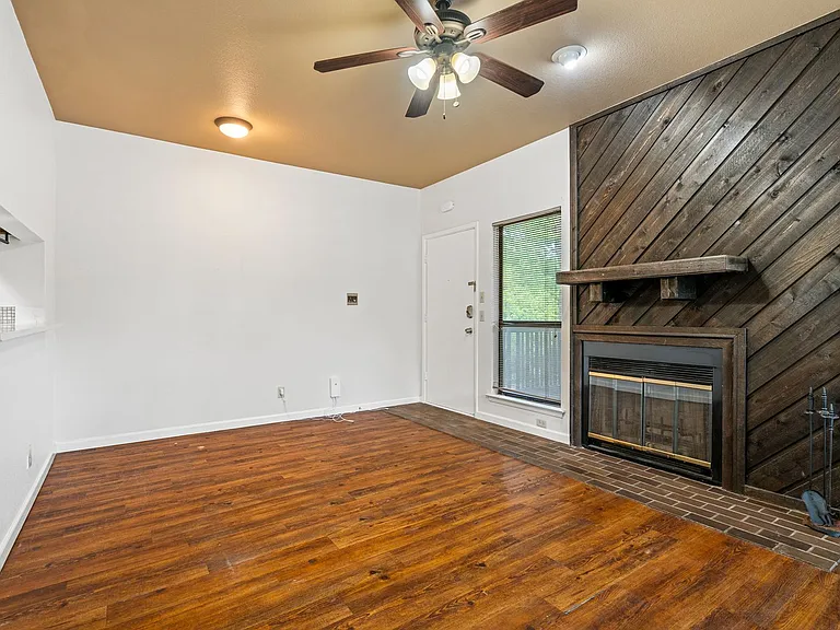 612 Park Pl #201 — Photo 5
