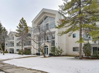Glenora Court, Edmonton, AB T5H 0S2