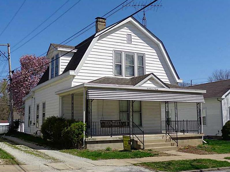 1st image of 220 E Walnut St