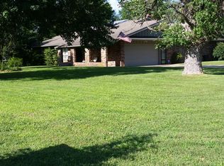 1901 E Franklin, clinton, MO 64735