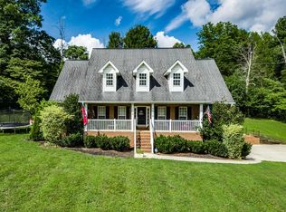 5570 Rocky Point Rd, Cookeville, TN 38506