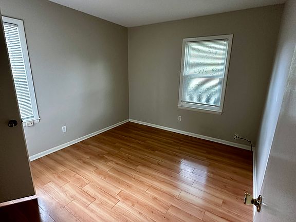 4th image of 4621 Kings Dr