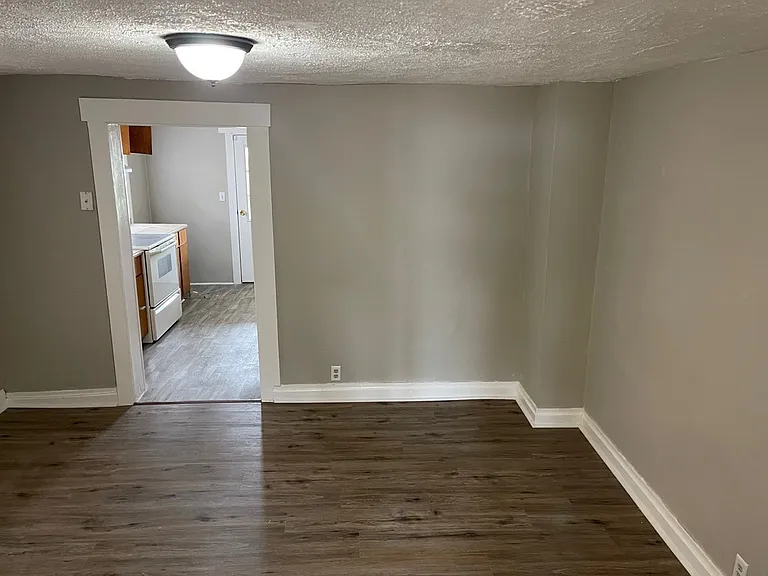 19 E Lancaster St — Photo 16