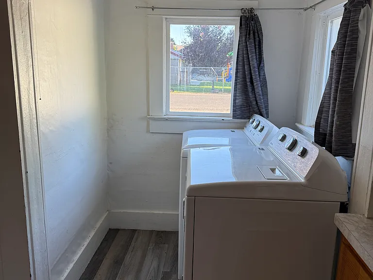 311 S Anderson St — Photo 10