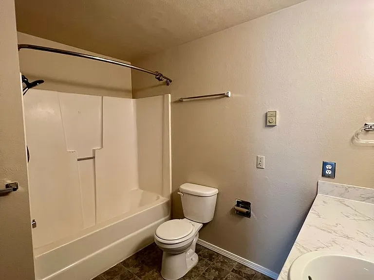 9236 White Fir Dr NE #B — Photo 9