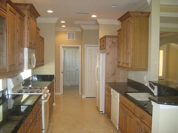 upgraded cab, appl. & granite counters