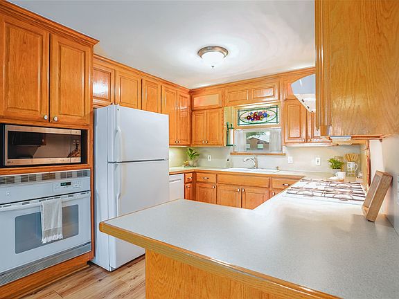 2nd image of 6229 Maurie Dr