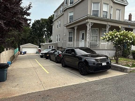 2nd image of 225 Edgewood Avenue
