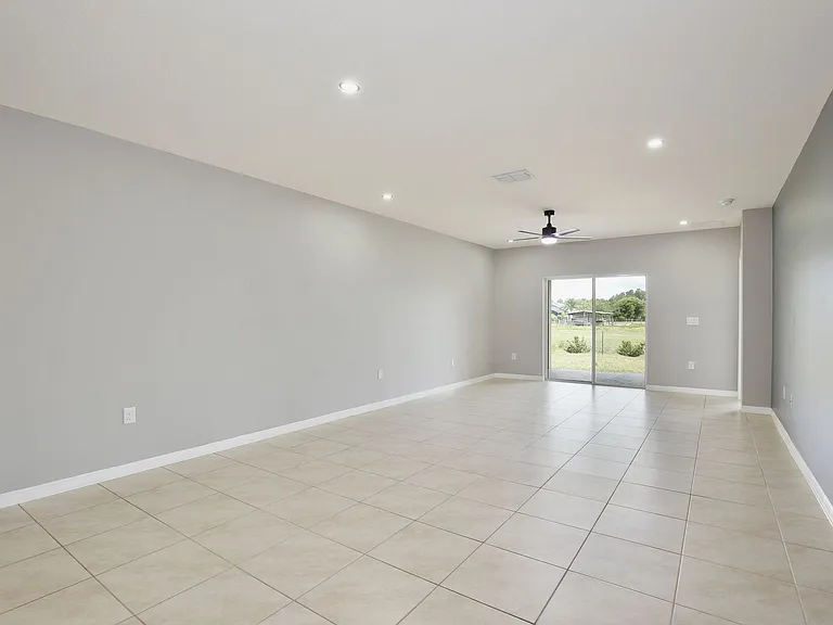 2694 Sunkissed Dr — Photo 8