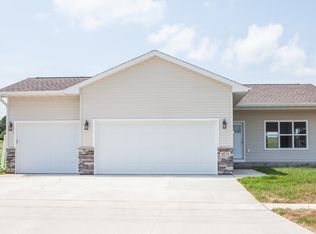 1216 1st St SE, Waverly, IA 50677